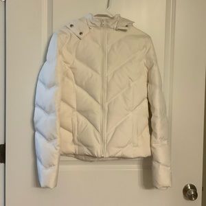 Maurices Down and Feather coat Size Medium Color Soft White Ivory Preowned